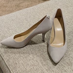 10 Michael Kors pumps